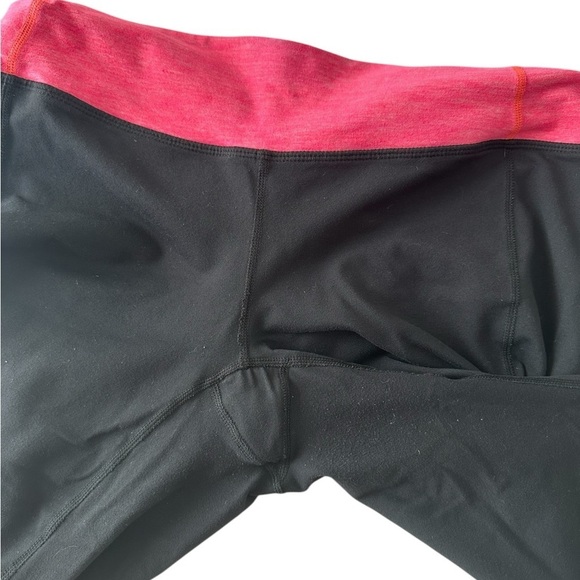 Athleta black & pink midrise capri workout leggings size Large - Picture 3 of 13